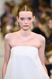 688669736_BrandonMaxwellRunwayFebruary2019NewYorkwh2YmpL7RYCx.thumb.jpg.d79544f3f34445975ee9c8737c9aa870.jpg