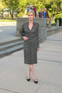 Nicky+Hilton+Rothschild+Statue+Liberty+Museum+G8UTzYnWCGEx.jpg