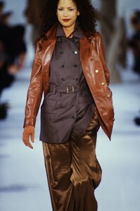 707281241_isaac-mizrahi-fw-1993(20).thumb.jpg.708e4a21dc4140f3c5ef6e403768626b.jpg