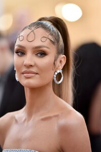 [1147425629] The 2019 Met Gala Celebrating Camp - Notes on Fashion - Arrivals.jpg