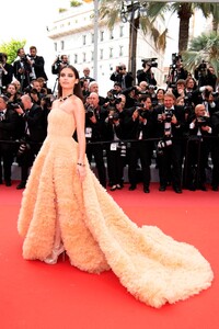 [4d62abd71c8c4470a53e4008e2d844ce] Cannes Film Festival Once Upon a Time in Hollywood screening DN 02.jpg