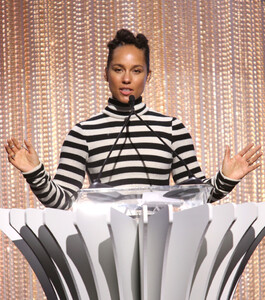 Alicia+Keys+Hollywood+Reporter+Empowerment+rs0lcN4T091x.jpg