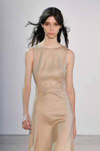 722873630_NoonNoorRunwayFebruary2019NewYorkFashion8RzmJAAr6UPx.thumb.jpg.91edea75e7918ae77ce2a26b4febc478.jpg