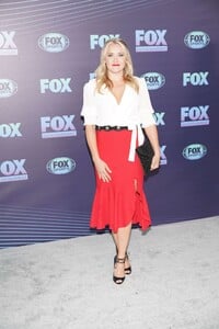 Emily-Osment -Fox-Upfront-Presentation--04.jpg