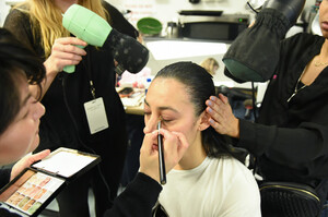 728274352_JohnElliottBackstageFebruary2019NewYork7crltg2Od6fx.thumb.jpg.c8f5412bbd80e9065dc74a50cef85d8f.jpg