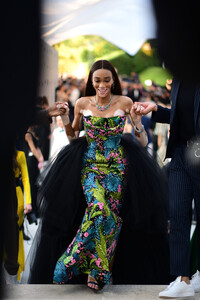 amfAR+Cannes+Gala+2019+Cocktail+otlGjWl-VzIx.jpg