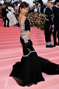 [1147426931] The 2019 Met Gala Celebrating Camp - Notes on Fashion - Arrivals.jpg