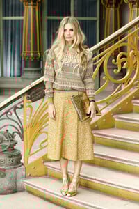 Laura+Bailey+Chanel+Cruise+2020+Collection+8Qey7U-MUrOx.jpg