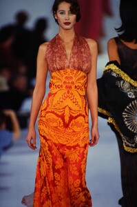 802622520_isaac-mizrahi-fw-1993(9).thumb.jpg.26056267faa2d3c7231d0fcc0d702606.jpg