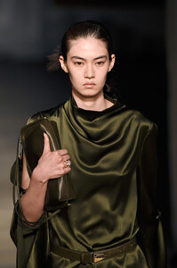 81125437_DionLeeRunwayFebruary2019NewYorkFashionxUnl13PPbnTx.thumb.jpg.03d1ff4ce5055e4578c378ba9d21bbd0.jpg