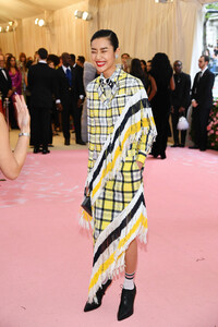 Liu+Wen+2019+Met+Gala+Celebrating+Camp+Notes+NXErvWtt_krx.jpg