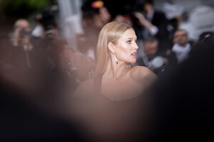 Toni+Garrn+Les+Plus+Belles+Annees+Une+Vie+MVgETfmBmxkx.jpg