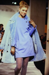 879356463_perry-ellis-fw-1990(3).thumb.jpg.313653da9b3b89c152a731abe262a442.jpg