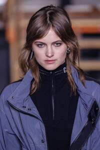 886774187_JohnElliottRunwayFebruary2019NewYorkQXJoiAYoIO5x.thumb.jpg.9c4b7a134be5f04b19fa822e6dc0f437.jpg
