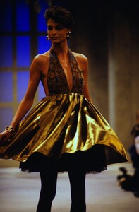 904602653_anne-klein-fw-1990(8).thumb.jpg.1f0e657c663cd60722b70e789bdfa252.jpg