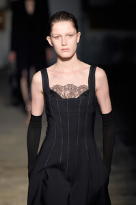 915652312_DionLeeRunwayFebruary2019NewYorkFashion_YKnbB0ONc4x.thumb.jpg.81a4c6f7d78d5d0dda510bc1563e29d1.jpg