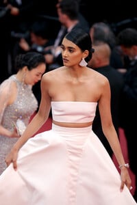 Neelam+Gill+Le+Belle+Epoque+Red+Carpet+72nd+7xA5vyFyfTsx.jpg