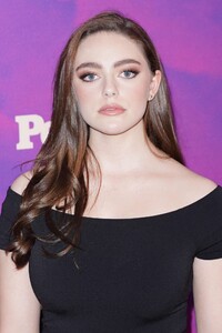 922552503_Danielle-Rose-Russell_-Entertainment-Weekly--PEOPLE-New-York-Upfronts-Party-04.thumb.jpg.e849a512765dee2265b1935ed519f83a.jpg
