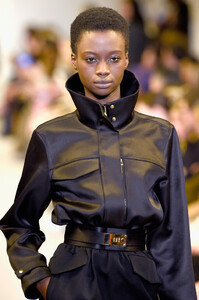 952072583_BrandonMaxwellRunwayFebruary2019NewYorkWq4UAbSQ2mzx.thumb.jpg.6c2a5eb88fafe3653acbe490b6a9f859.jpg