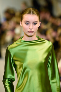 966212940_BrandonMaxwellRunwayFebruary2019NewYorkdfG6JUy2pyex.thumb.jpg.8096f98d5629868ced449f4d7ad26951.jpg