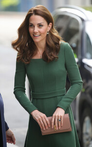 Duchess+Cambridge+Opens+Anna+Freud+Centre+ep016t_iQEex.jpg