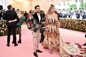 [1147442484] The 2019 Met Gala Celebrating Camp - Notes on Fashion - Arrivals.jpg