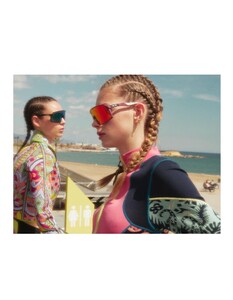 ELLE-Turkey-Beach-Editorial01.thumb.jpg.9e87a147f3294244708ff117ac739f7a.jpg