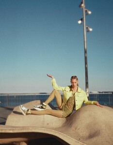 ELLE-Turkey-Beach-Editorial03.thumb.jpg.9b6422d5542ab72cd371ea303c9ed415.jpg