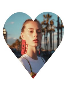 ELLE-Turkey-Beach-Editorial07.thumb.jpg.c85eb4ba8f26356e547ecdfdde5c512e.jpg