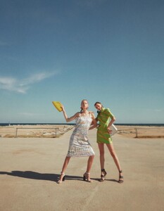 ELLE-Turkey-Beach-Editorial08.thumb.jpg.b5a866965c82b7f4da8a31a9551a5ecf.jpg