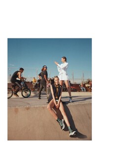 ELLE-Turkey-Beach-Editorial15.thumb.jpg.d5b5fe2f3695a831263f9777d8429eea.jpg