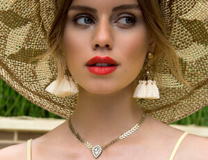 EffySummer1.thumb.jpg.20dd44d3ab6f52c3182a15e9af430963.jpg