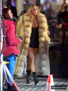 Jennifer-Lopez-Sexy-TheFappeningBlog.com-2-1.jpg