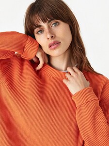 MM6_SS19-KNIT-JUMPER-ORANGE_GOODHOOD_-0621.jpg.9c734c21bea88187d697a984f3b3c735.thumb.jpg.7356145ba2a79ffd63f10910b9b8804f.jpg