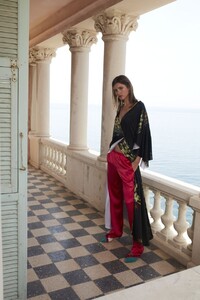 SS19-Campaign-001.thumb.jpg.f1913d3a5c24e598b019d15bf1f0687e.jpg