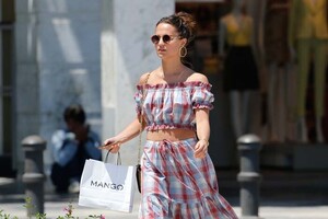 alicia-vikander-ibiza-2.thumb.jpg.8ea4a74a03daffce2acb5c1d7ce753f2.jpg