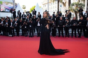 ana-beatriz-barros-the-traitor-red-carpet-at-cannes-film-festival-1.jpg