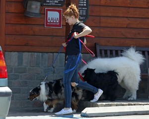 ariel-winter-out-in-sherman-oaks-05-30-2019-2.jpg