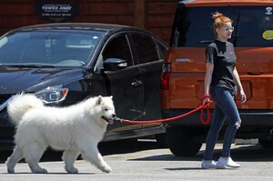 ariel-winter-out-in-sherman-oaks-05-30-2019-4.jpg