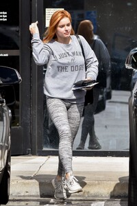 ariel-winter-out-in-studio-city-05-16-2019-12.jpg