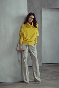 aw17-womenswear-lookbook-november-look-3-8_59f05c08dd963.thumb.jpg.d6d01980cae12a41f26e0c893af94cd0.jpg