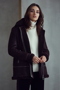 aw17-womenswear-lookbook-october-look-11-9_59ca2560709ba.thumb.jpg.0a7fe81eab9a5d8d05383173a362d6e8.jpg