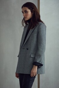 aw17-womenswear-lookbook-october-look-2-8_59ca256044f72.thumb.jpg.d852b748f268876ba36fe67d0829a0dd.jpg