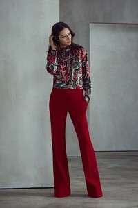 aw17-womenswear-lookbook-september-look-4-6_59a6c3bb9710e.thumb.jpg.a72e2cebe535ae40fee726cd3082b918.jpg