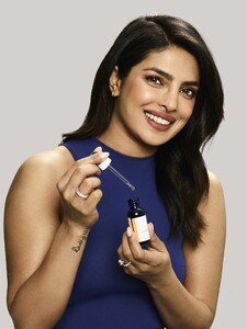blue-dress-serum-1557261993.thumb.jpg.0e5f73f86a744387af9f29c32c7e421d.jpg