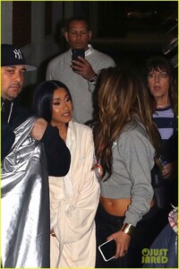 cardi-b-jennifer-lopez-hustlers-may-2019-03.jpg