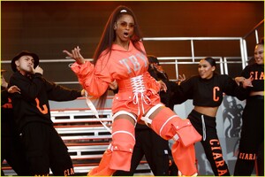 ciara-asks-jimmy-kimmel-to-twerk-performs-thinkin-bout-you-05.jpg