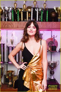 dakota-johnson-met-gala-after-party-2019-05.jpg