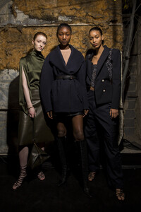dion-lee-bks-m-rf19-1606.thumb.jpg.3dba1248547913d13632b78672de4c49.jpg