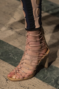 dion-lee-clp-rf19-4388.thumb.jpg.8dfbbcc2b78f349d9b75c94b963b276e.jpg